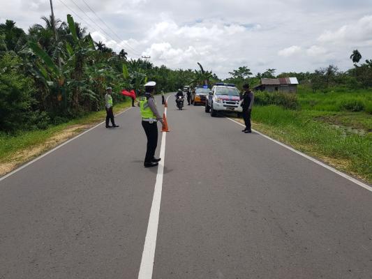 Untuk kelancaran arus balik lebaran polres inhil menurun kan personil untuk kelancaran lalu lintas