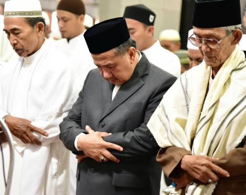 Wakil Bupati Inhil H.Rosman Malomo pada shalat idul fitri