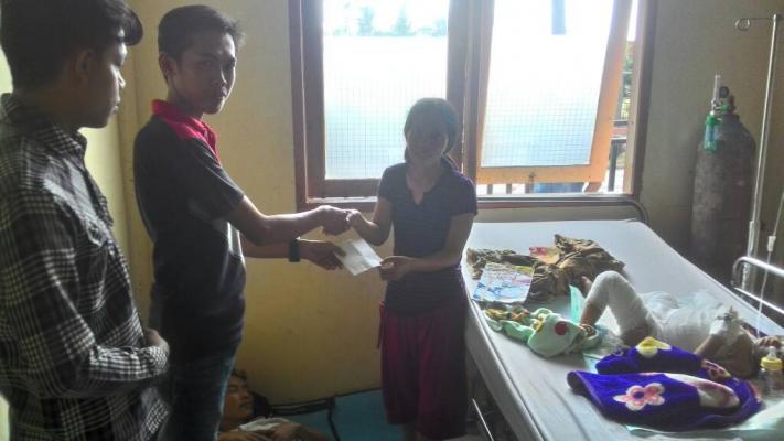 Wartawan muda inhil bantu Korban luka bakar di RSUD PH Tembilahan