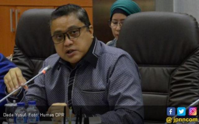 DPR Desak Pemerintah Angkat Honorer K2 Tua jadi CPNS