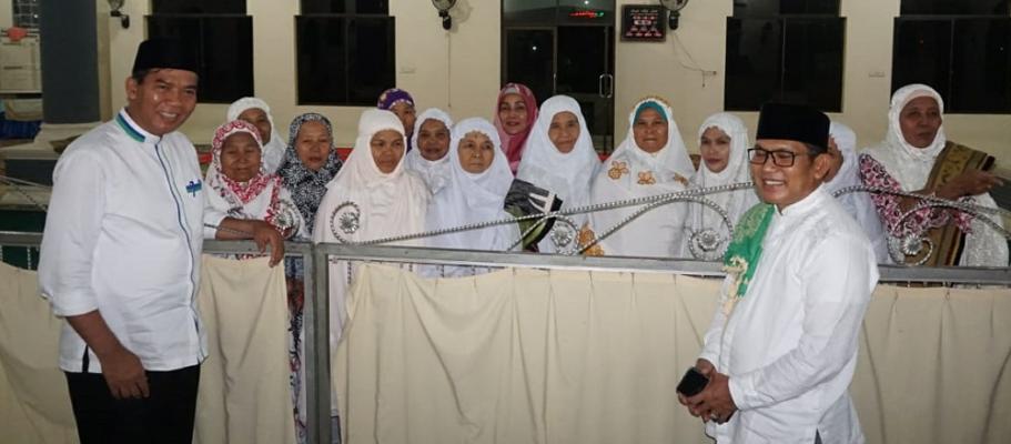 Firdaus-Rusli Berikan Bantuan Pendidikan Buat Siswa yang Hafiz Quran 