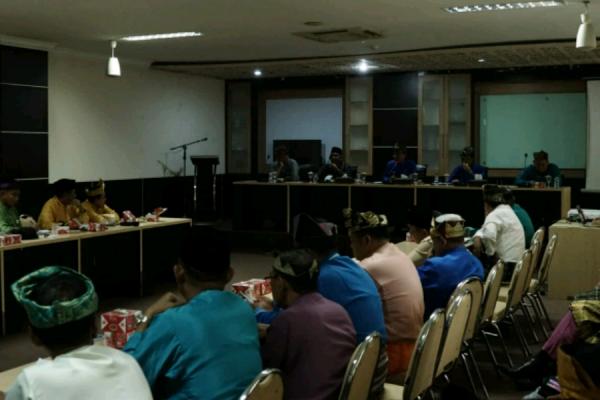 Hari pertama HM Wardan masuk setelah cuti,langsung memimpin rapat.