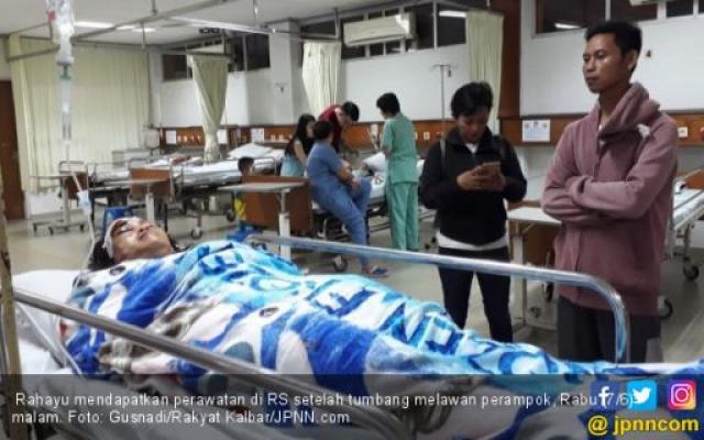 Istri Imam Masjid Duel dengan Perampok, Bersimbah Darah
