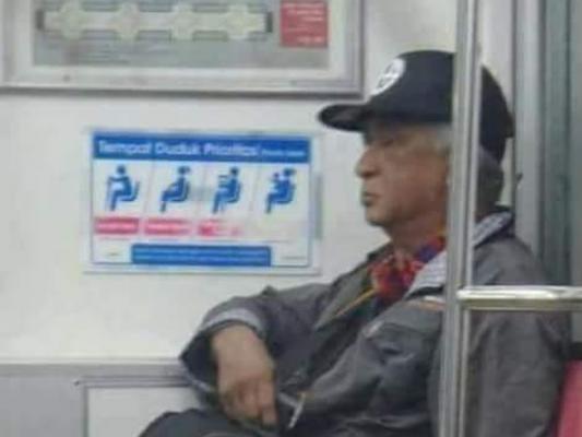Kagetnya Keluarga Saat Foto Harry Mirip Soeharto di KRL Viral