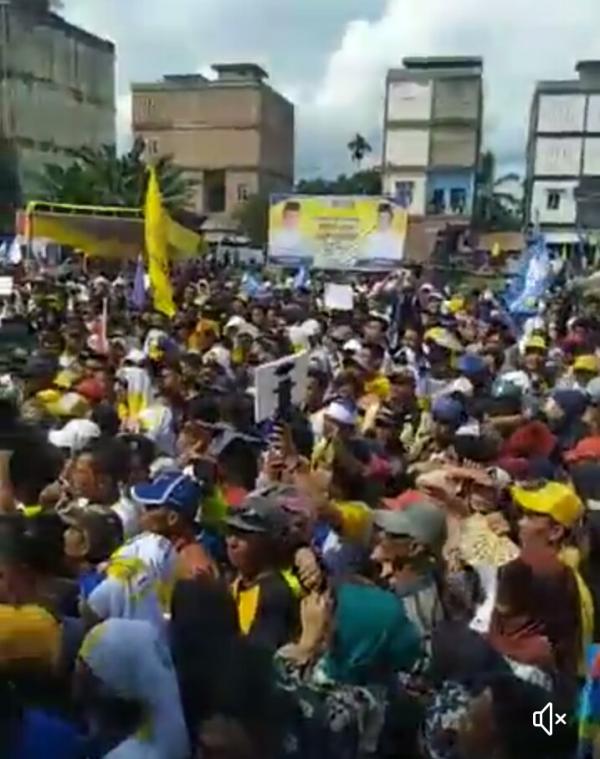 Kampanye Akbar War dan SU di banjiri lautan manusia yang datang dari 20 kec yang ada di Kab Inhil.