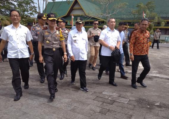 Rombongan Kapolda Riau Tinjau Dua TPS di Tembilahan