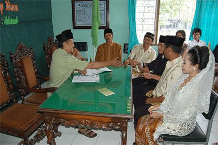 Nikah atau rujuk di KUA kini gratis, di luar KUA bayar Rp 600 ribu