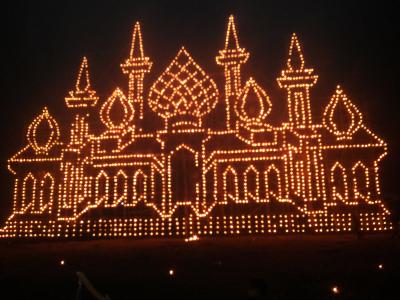 Tradisi Lampu Colok Bertahan Lampu Hias Pengganti