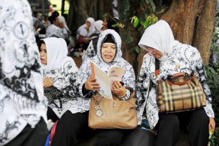 Guru PNS Sekarang Bisa Ngajar di Swasta