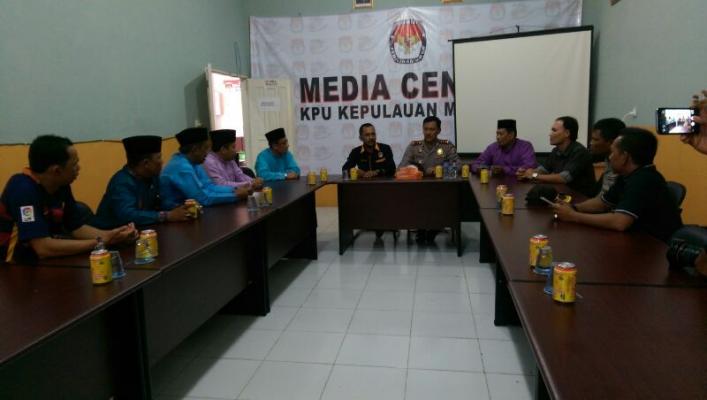 Bupati Meranti Tinjau Kantor KPU