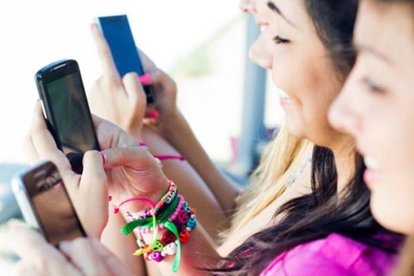 Apakah Anda Tidak Bisa Jauh dari HP? Berarti Anda Terjangkit Nomophobia