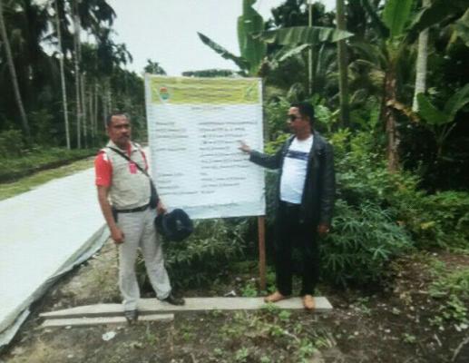 Kepala Desa Meradang di tanya oleh LSM soal kegiatan di Desanya.