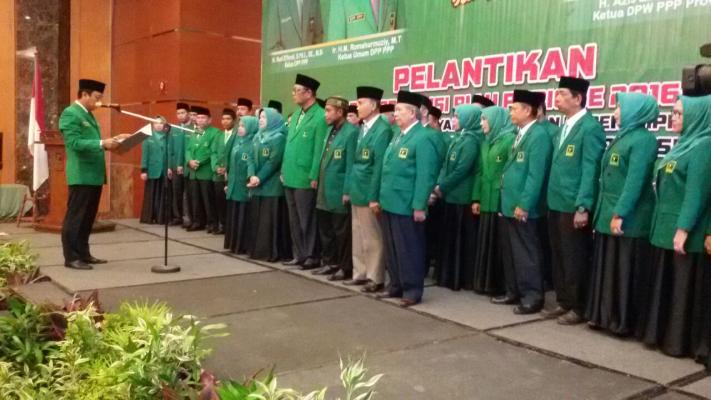 Ketum PPP Ir.H.Romahurmuziy lantik H.Aziz Zaenal sebagai Ketua DPW PPP Provinsi Riau