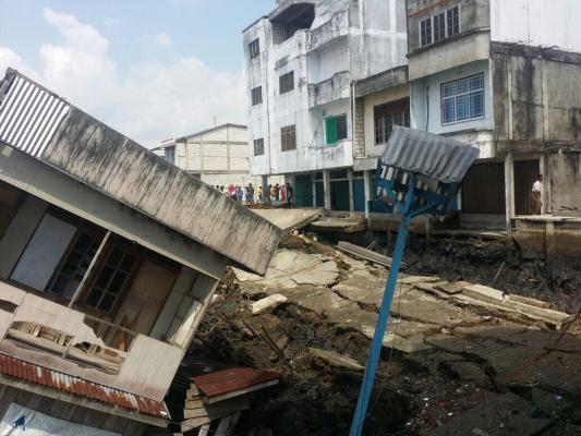 Longsor di Kuala Enok Mengambrukkan, Jalan Beton 70 Meter dan 3 Unit Gudang 