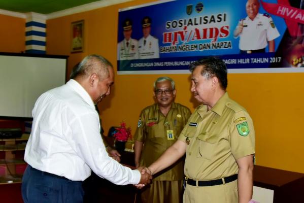 WAKIL BUPATI H ROSMAN MALOMO MEMBUKA SOSIALISASI HIV AIDS TH 2017