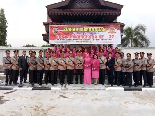  Kapolres Kampar Pimpin Ziarah Rombongan di TMP dalam rangka Hari Bhayangkara ke-72