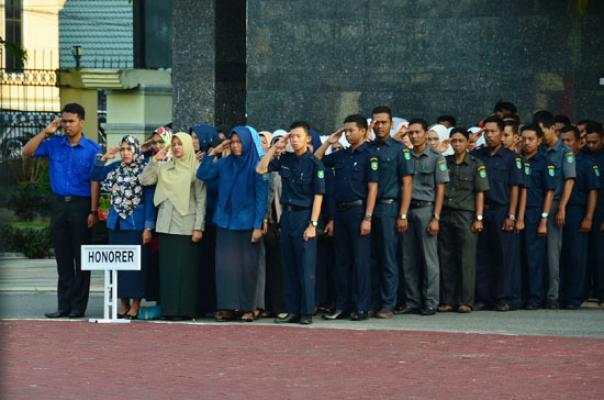 Bupati Amril: Sejauh Ini Belum Ada Rencana Rumahkan Tenaga Honorer