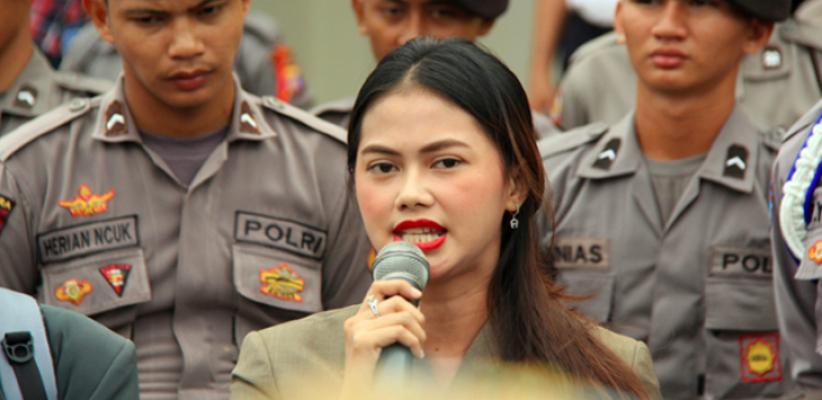 Kesal Ditegur, Bupati Cantik Ini Ancam Stop Gaji PNS