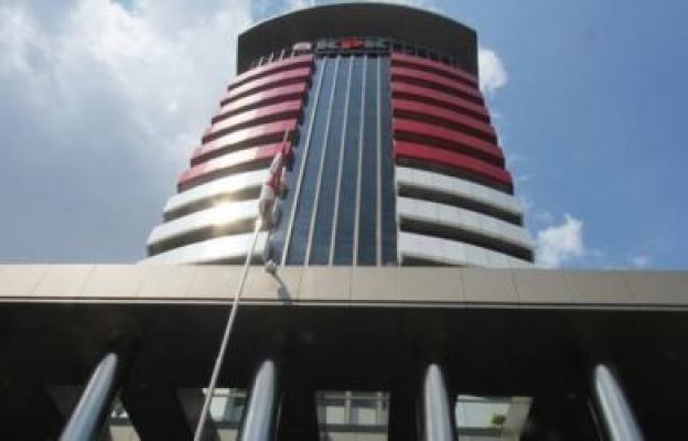 OTT, Inneke Koesherawati Bersama Suami Dibawa ke Kantor KPK