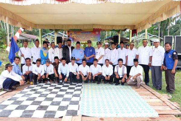 Sekda Inhil Hadiri Pelantikan Kepengurusan Kerukunan Nelayan Desa Tanjung Simpang Kecamatan Pelangiran 