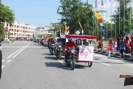 Lomba Becak Hias di Hari Merdeka 