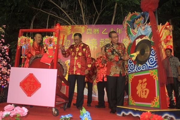 Bupati Rohil Hadiri Perayaan Imlek 2566 di Bagansiapiapi
