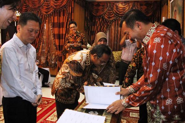 Dua Perusahaan Teken MoU Kelola Air Bersih di Pekanbaru