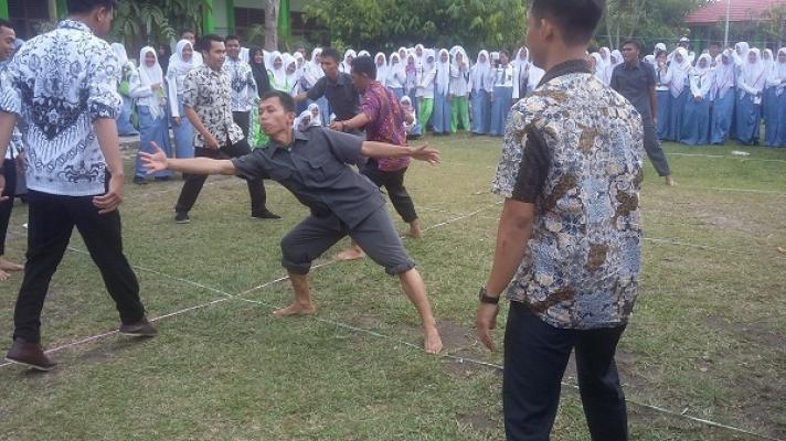 Guru dan Murid SMKF Ikasari Pekanbaru Bertarung Dalam Lomba