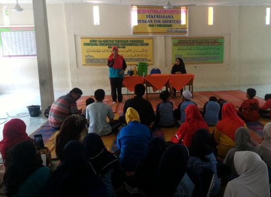 Menuju Adiwiyata Nasional, MIN 1 Pekanbaru Gelar Pelatihan Kompos Cair