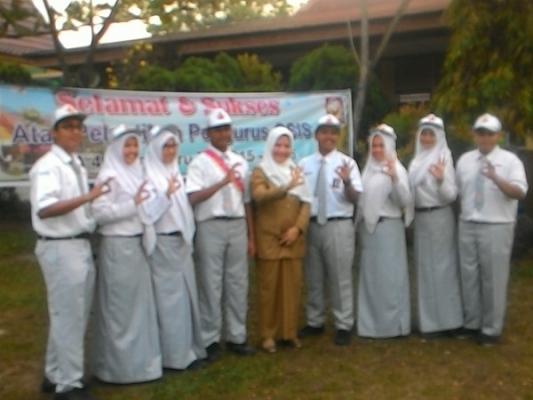 Nurhafni Lantik Pengurus OSIS SMAN 4 Pekanbaru