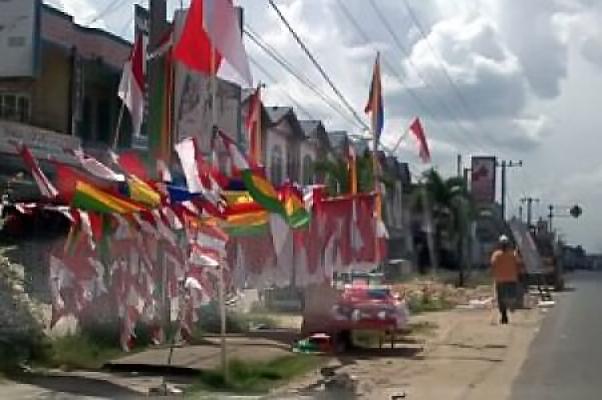 Peminat Beli Bendera Merah Putih Masih Kurang