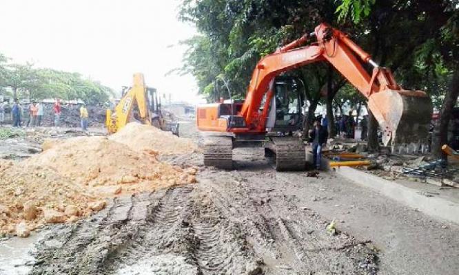 Proyek Jalur Lambat Jalan HR Soebrantas Dilanjutkan