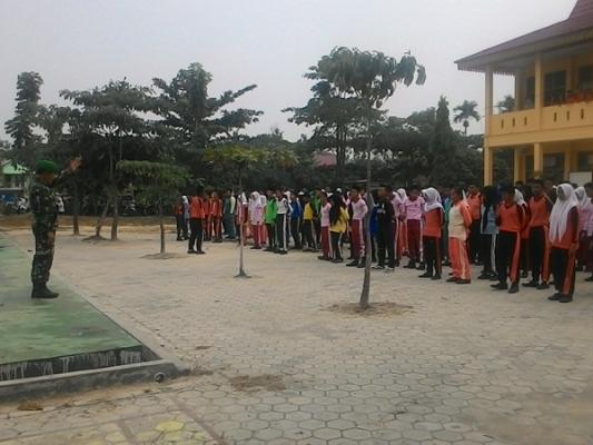 Tingkatkan Kedisiplinan Siswa Baru, SMAN 14 Pekanbaru Gelar PBB