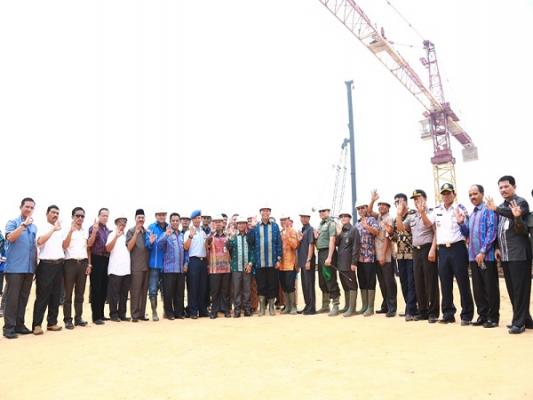 Walikota Pekanbaru Cor Pancang Pertama Pusat Perkantoran Pemerintah di Tenayan Raya