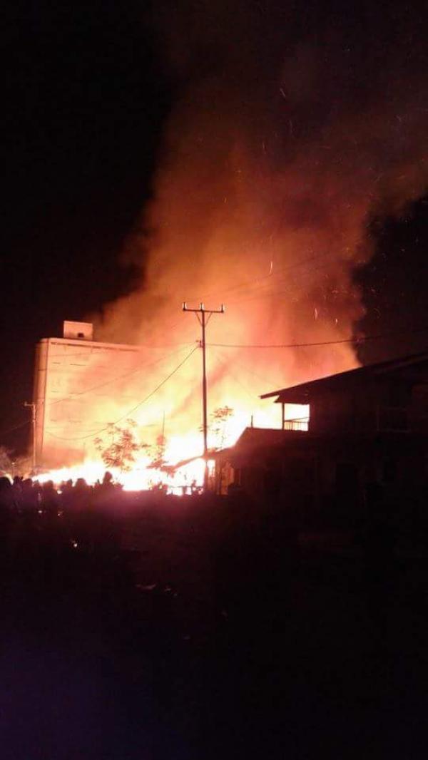 Diduga Korsleting Listrik, 4 Rumah dan 1 Kios di Desa Kudap Rata Dilalap Api