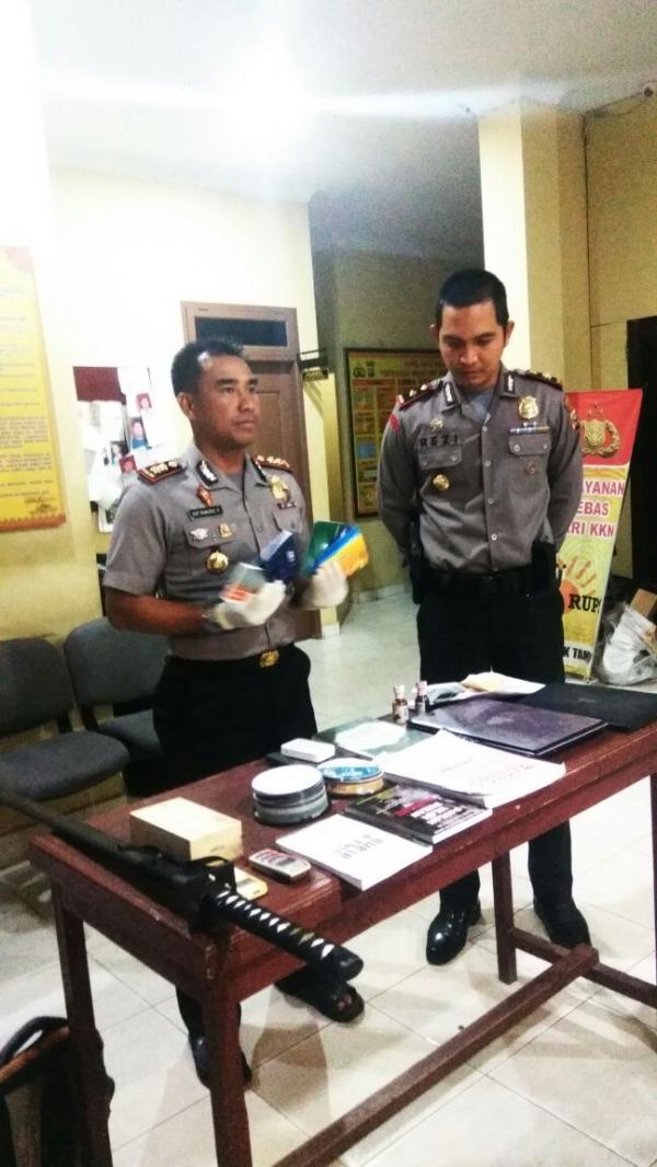 Rumah Asnof di gerebek Densus 88 Mabes Polri