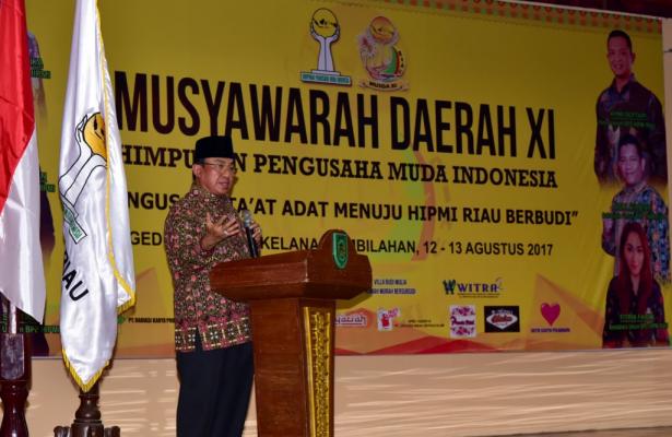 HM.WARDAN PERKENALKAN INHIL SEBAGAI HAMPARAN KELAPA DUNIA