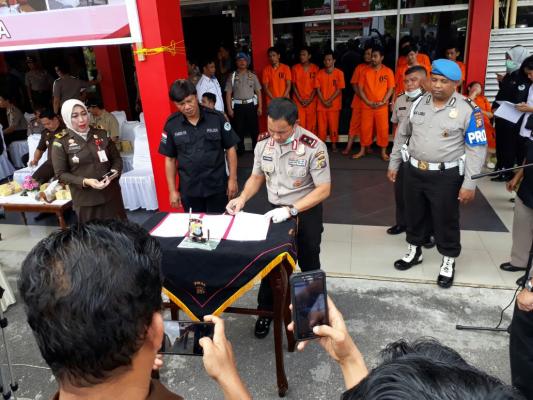 Komitmen Polda Riau untuk memberantas peredaran Narkoba,apa lagi anggota pelaku nya kita Amputasi