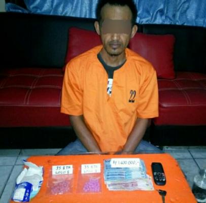 Pelajar di Tembilahan Temukan Puluhan Butir Pil Ekstasi Dalam Kotak Teh
