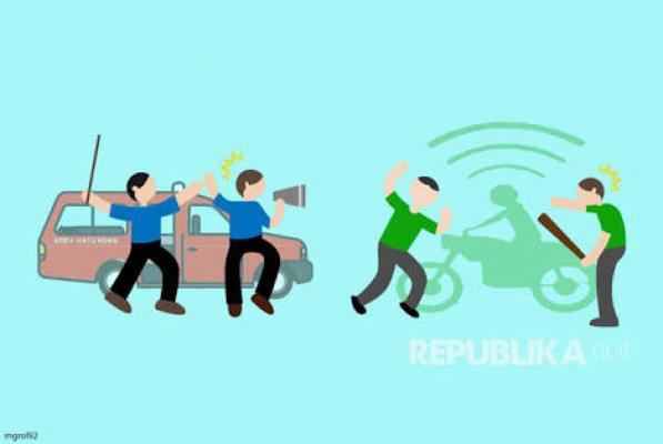 Pengendara Gojek Bentrok Dengan Taksi Konvensional di Pekanbaru 