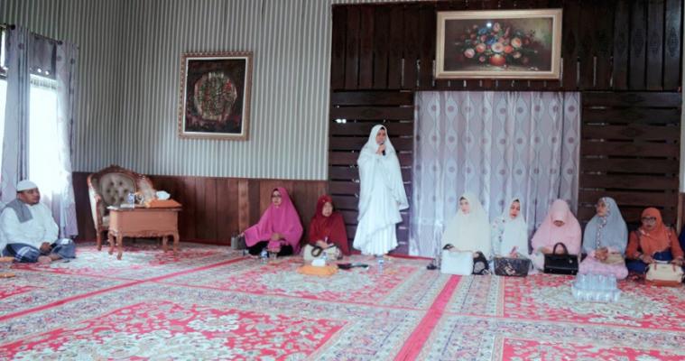 TP PKK Gelar Pengajian Rutin Bulan di Rumah Suluk Kediaman Bupati Inhil