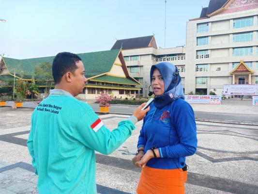 Arena Senam Pagi di Jalan Swarna Bumi Dipadati para IRT