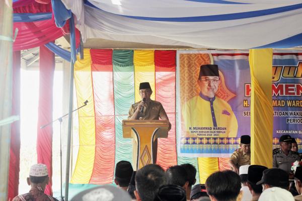 Bupati HM Wardan Silahturahmi dengan Masyarakat Gaung 