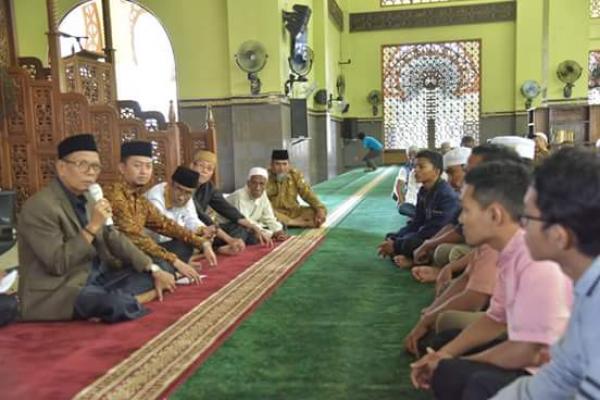 Bupati Kampar Serahkan Beasiswa Bagi 21 Orang Mahasiswa Kampar yang Kuliah ke Mesir