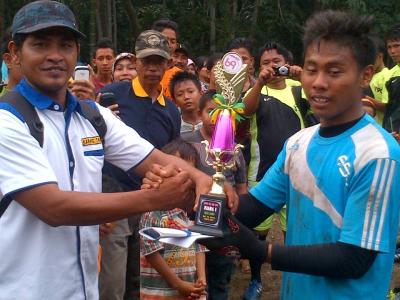 Karang Taruna T Kapal Rupat Taja Turnamen Sepak bola HUT RI 69