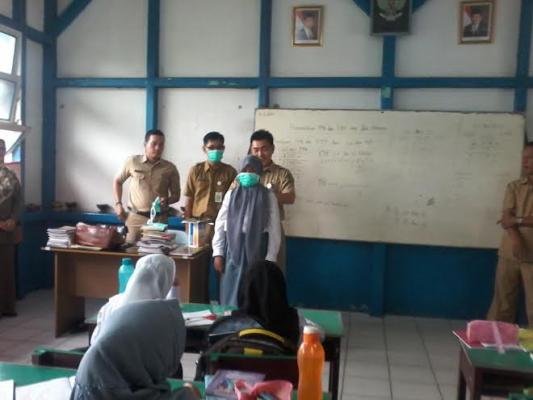 Antisipasi Kabut Asap, Diskes Meranti Bagikan Masker ke Sekolah