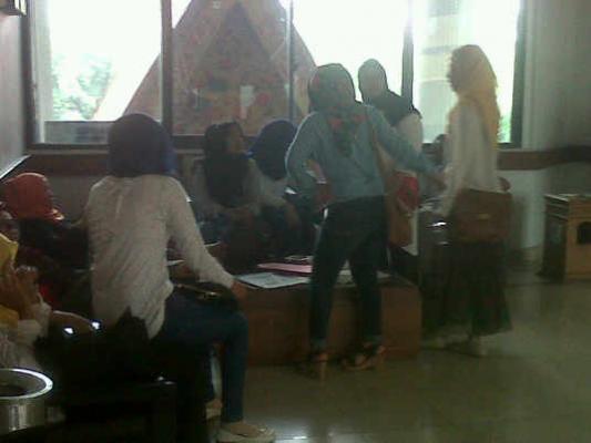 Dipecat Sepihak, Puluhan Tenaga Pendamping PMB-RW Pekanbaru Protes