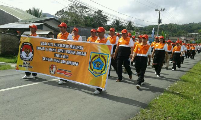 KPU Pakpak Bharat Gelar Gerak Jalan Santai