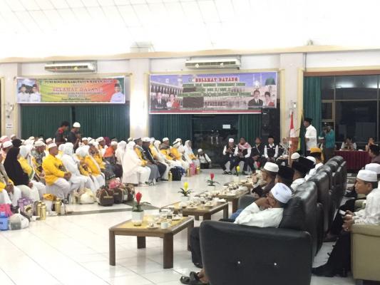 Bupati Rohil Sambut Kedatangan Jamaah Haji di Embarkasi Batam