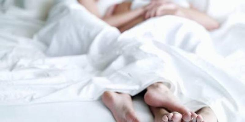 Ini 4 Posisi Bercinta Paling Pas Bagi Wanita Bertumbuh Mungil